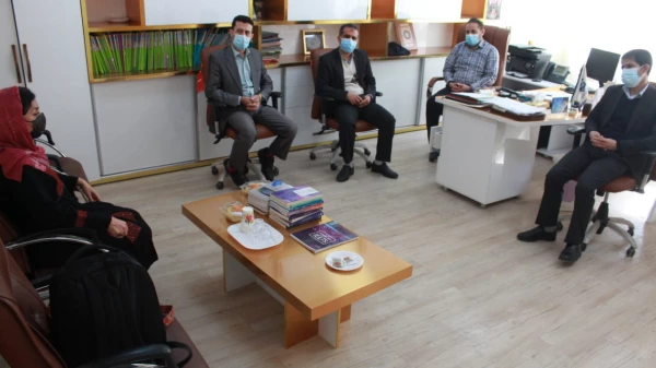 توسط مدرس زبان دانشگاه و موسسات زبان استان بوشهر

چندین جلد کتاب به کتابخانه پردیس علامه طباطبایی بوشهر اهدا شد 3