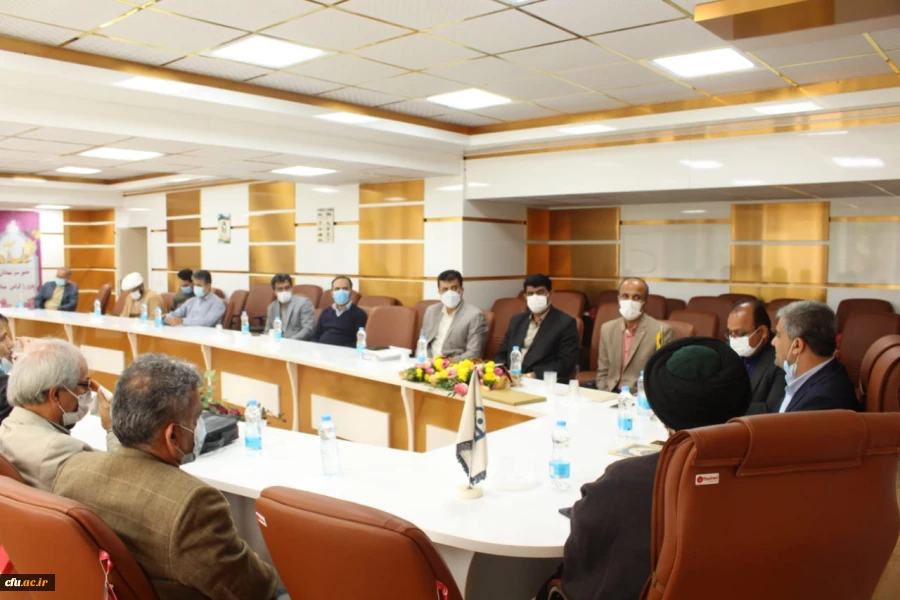 
با حضور جمعی از مسئولان و کارکنان دانشگاه

آئین تجلیل از بازنشستگان جدید دانشگاه فرهنگیان استان بوشهر در سالن کنفرانس پردیس علامه طباطبایی بوشهر برگزار شد.
 2