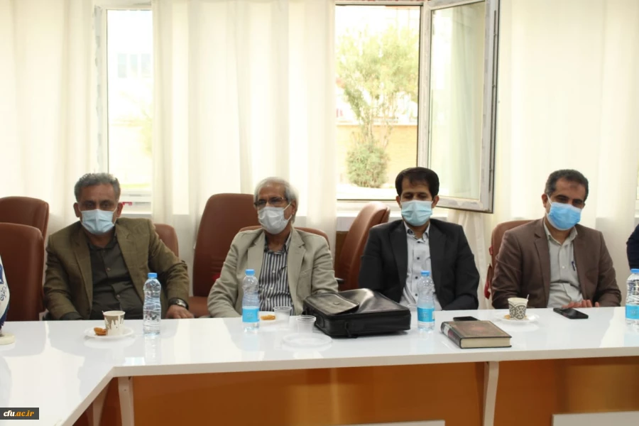 
با حضور جمعی از مسئولان و کارکنان دانشگاه

آئین تجلیل از بازنشستگان جدید دانشگاه فرهنگیان استان بوشهر در سالن کنفرانس پردیس علامه طباطبایی بوشهر برگزار شد.
 6