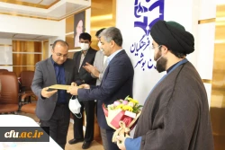 
با حضور جمعی از مسئولان و کارکنان دانشگاه

آئین تجلیل از بازنشستگان جدید دانشگاه فرهنگیان استان بوشهر در سالن کنفرانس پردیس علامه طباطبایی بوشهر برگزار شد.
 13