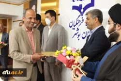 
با حضور جمعی از مسئولان و کارکنان دانشگاه

آئین تجلیل از بازنشستگان جدید دانشگاه فرهنگیان استان بوشهر در سالن کنفرانس پردیس علامه طباطبایی بوشهر برگزار شد.
 15