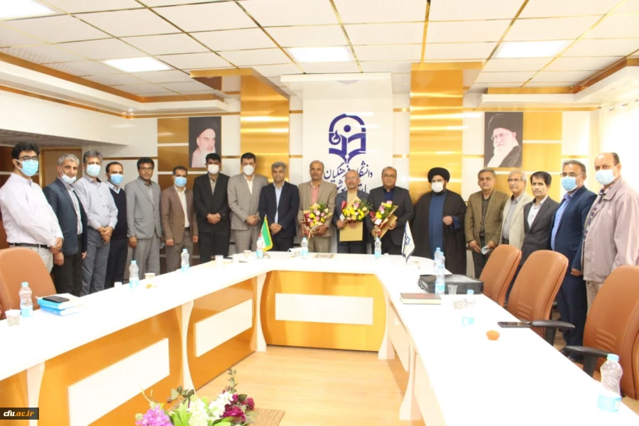 
با حضور جمعی از مسئولان و کارکنان دانشگاه

آئین تجلیل از بازنشستگان جدید دانشگاه فرهنگیان استان بوشهر در سالن کنفرانس پردیس علامه طباطبایی بوشهر برگزار شد.
 19