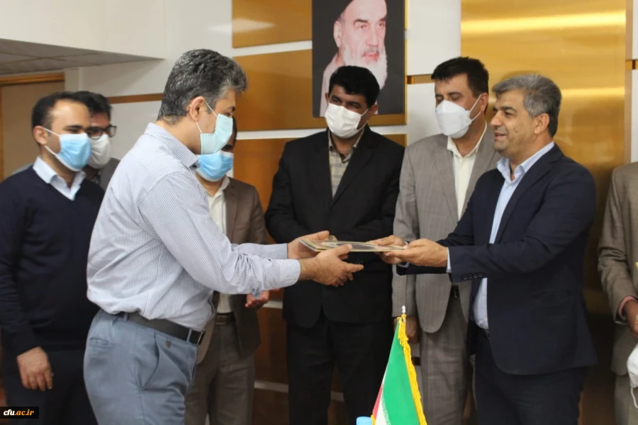 
با حضور جمعی از مسئولان و کارکنان دانشگاه

آئین تجلیل از بازنشستگان جدید دانشگاه فرهنگیان استان بوشهر در سالن کنفرانس پردیس علامه طباطبایی بوشهر برگزار شد.
 20