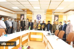 
با حضور جمعی از مسئولان و کارکنان دانشگاه

آئین تجلیل از بازنشستگان جدید دانشگاه فرهنگیان استان بوشهر در سالن کنفرانس پردیس علامه طباطبایی بوشهر برگزار شد.
 21