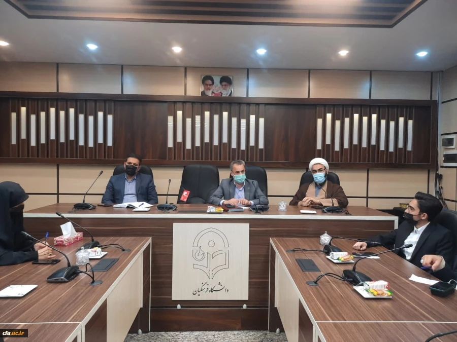 نشست پرسش و پاسخ دانشجومعلمان با مسئولین دانشگاه
 3