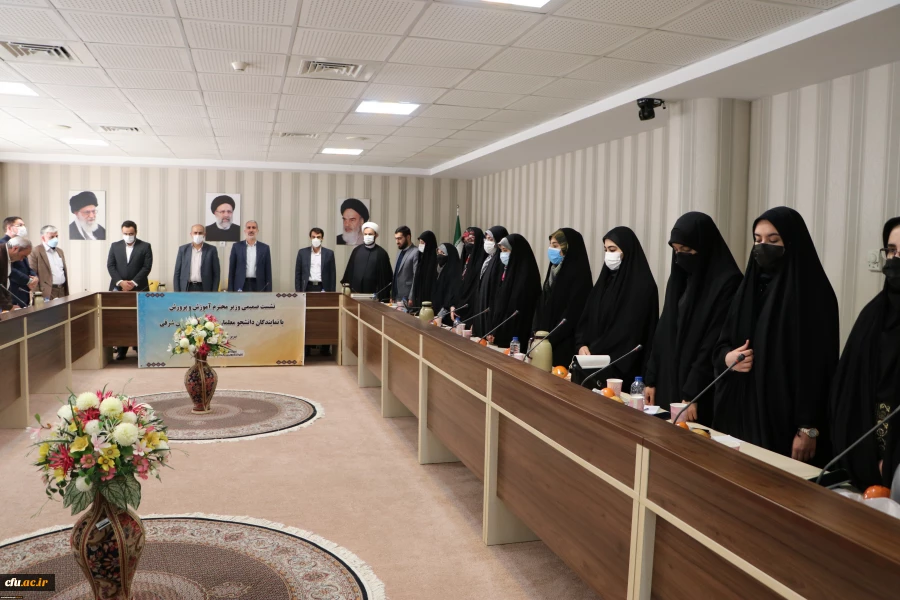 نشست صمیمی وزیر آموزش و پرورش با نمایندگان تشکل های دانشجو معلمان دانشگاه فرهنگیان استان آذربایجان شرقی 6