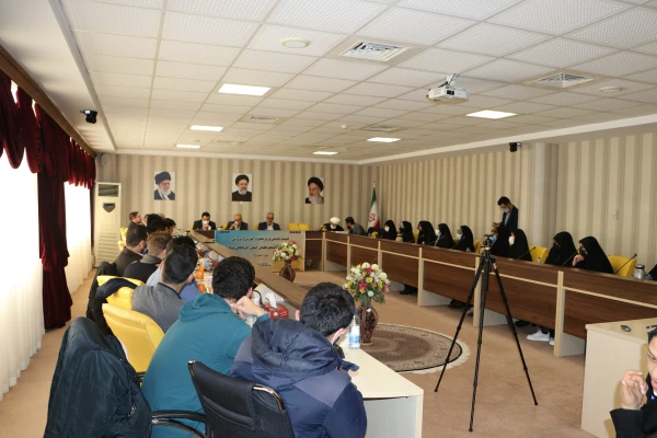 نشست صمیمی وزیر آموزش و پرورش با نمایندگان تشکل های دانشجو معلمان دانشگاه فرهنگیان استان آذربایجان شرقی 13