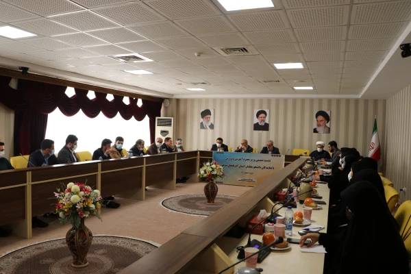 نشست صمیمی وزیر آموزش و پرورش با نمایندگان تشکل های دانشجو معلمان دانشگاه فرهنگیان استان آذربایجان شرقی 14