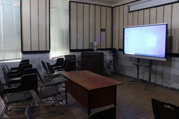 تجهیز کلاس های پردیس های استان به سیستم تدریس هوشمند
 3