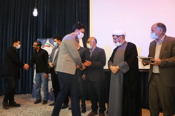 جشنواره ی تقدیر از فعالان  امور فرهنگی و دانشجویی دانشگاه فرهنگیان استان اصفهان برگزار شد. 11