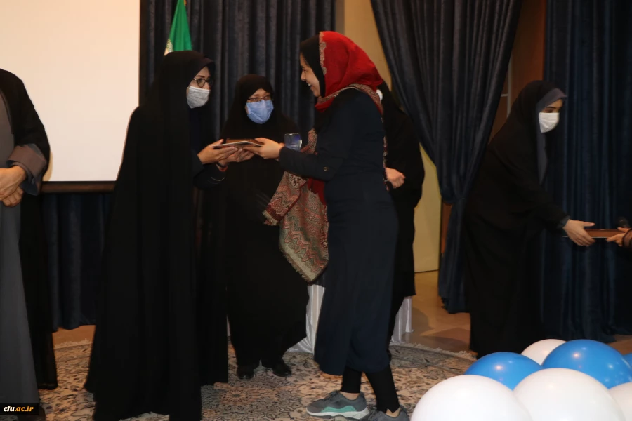 جشنواره ی تقدیر از فعالان  امور فرهنگی و دانشجویی دانشگاه فرهنگیان استان اصفهان برگزار شد. 13