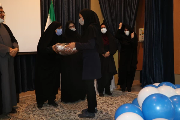 جشنواره ی تقدیر از فعالان  امور فرهنگی و دانشجویی دانشگاه فرهنگیان استان اصفهان برگزار شد. 15