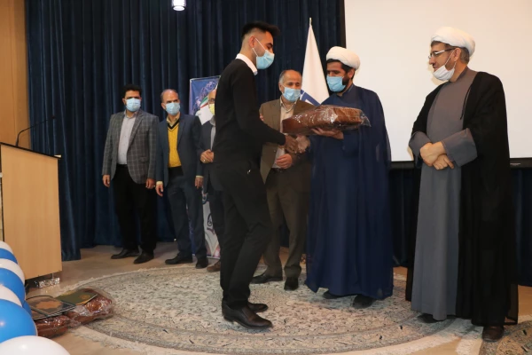 جشنواره ی تقدیر از فعالان  امور فرهنگی و دانشجویی دانشگاه فرهنگیان استان اصفهان برگزار شد. 17