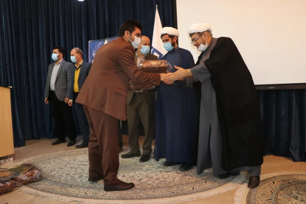 جشنواره ی تقدیر از فعالان  امور فرهنگی و دانشجویی دانشگاه فرهنگیان استان اصفهان برگزار شد. 18