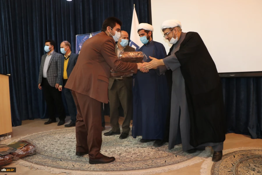 جشنواره ی تقدیر از فعالان  امور فرهنگی و دانشجویی دانشگاه فرهنگیان استان اصفهان برگزار شد. 18