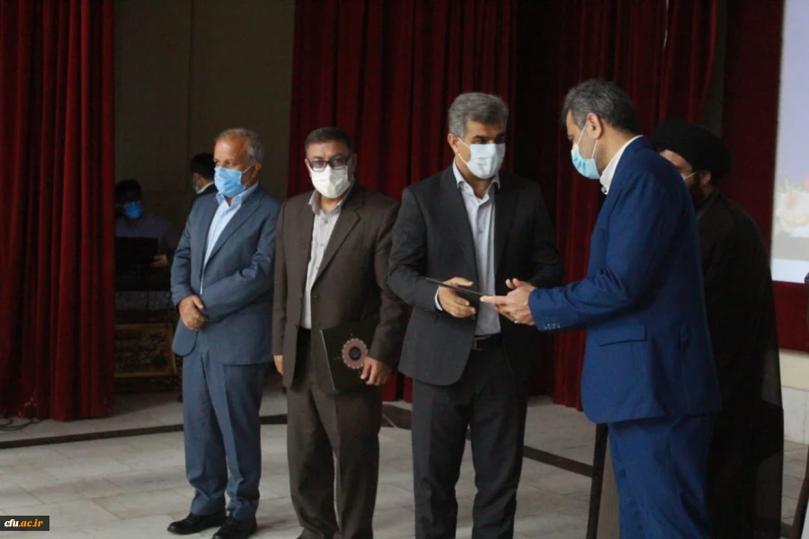 آئین قدردانی و معارفه روسای قدیم و جدید دانشگاه فرهنگیان بوشهر برگزار شد 8