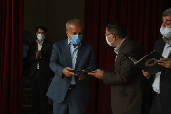 آئین قدردانی و معارفه روسای قدیم و جدید دانشگاه فرهنگیان بوشهر برگزار شد 9