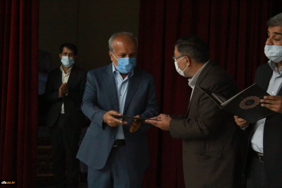 آئین قدردانی و معارفه روسای قدیم و جدید دانشگاه فرهنگیان بوشهر برگزار شد 9