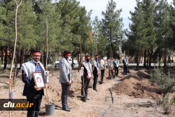 کاشت نهال درخت به یاد شهدای دانشگاه فرهنگیان استان اصفهان 4