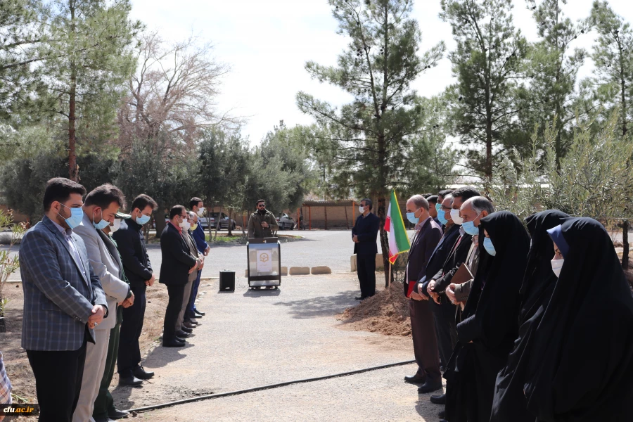 کاشت نهال درخت به یاد شهدای دانشگاه فرهنگیان استان اصفهان 8
