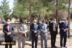 کاشت نهال درخت به یاد شهدای دانشگاه فرهنگیان استان اصفهان 11