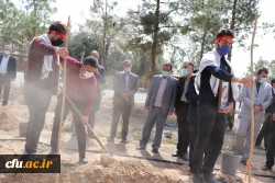 کاشت نهال درخت به یاد شهدای دانشگاه فرهنگیان استان اصفهان 14