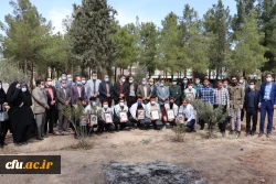 کاشت نهال درخت به یاد شهدای دانشگاه فرهنگیان استان اصفهان 17