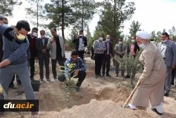 کاشت نهال درخت به یاد شهدای دانشگاه فرهنگیان استان اصفهان 18