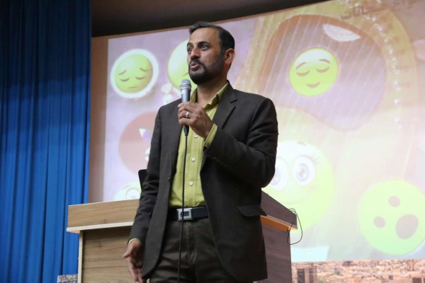 سلسله نشست های علمی – تخصصی اخلاق کاربردی
 4