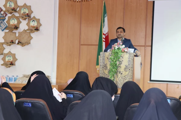 رابطه ی انسانها با هم برگرفته از دو عامل فرهنگ و زبان می باشد که محصول آن ایجاد پیوندهای عمیق و ناگسستنی است. 4