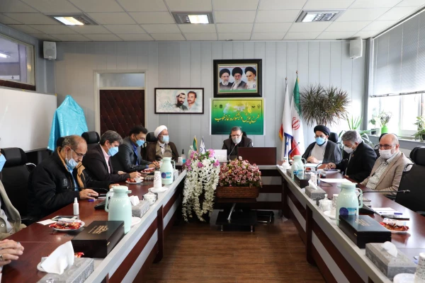 پرورش فرزندانی سالم در این کشور با تربیت دانشجومعلمانی خاشع، نمازگزار و قاری قرآن محقق می شود 3