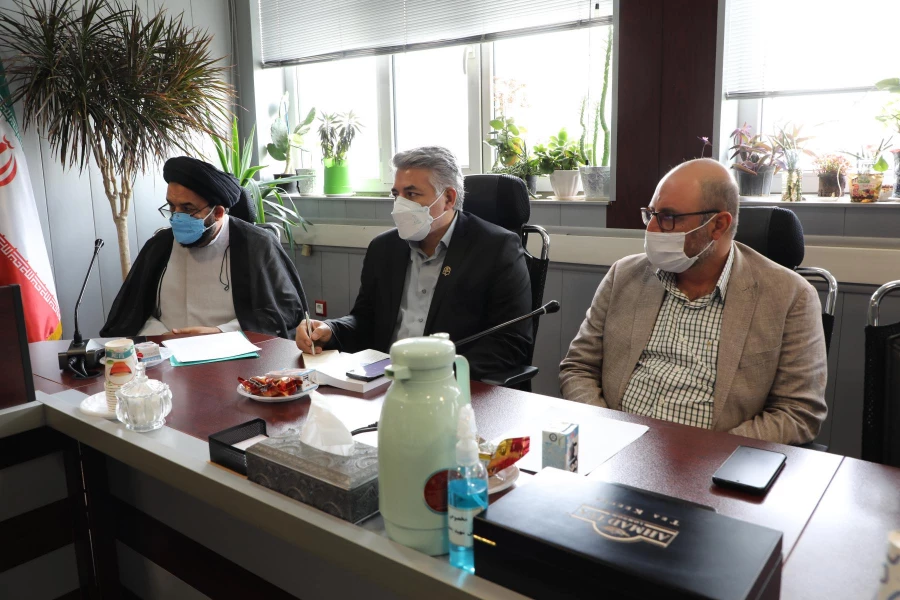 پرورش فرزندانی سالم در این کشور با تربیت دانشجومعلمانی خاشع، نمازگزار و قاری قرآن محقق می شود 13