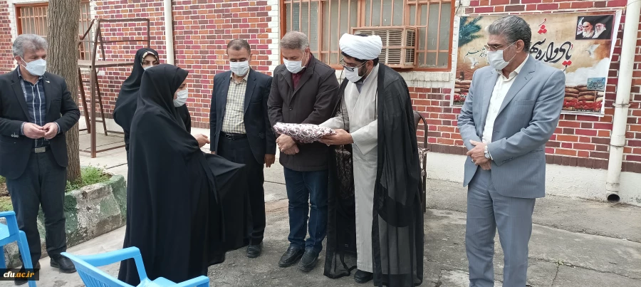 به مناسبت روز شهید و گرامی داشت یاد و خاطره شهدای دانشجو معلم، چندین نهال مثمر در محوطه پردیس ها و مراکز دانشگاه فرهنگیان لرستان غرس شد 4