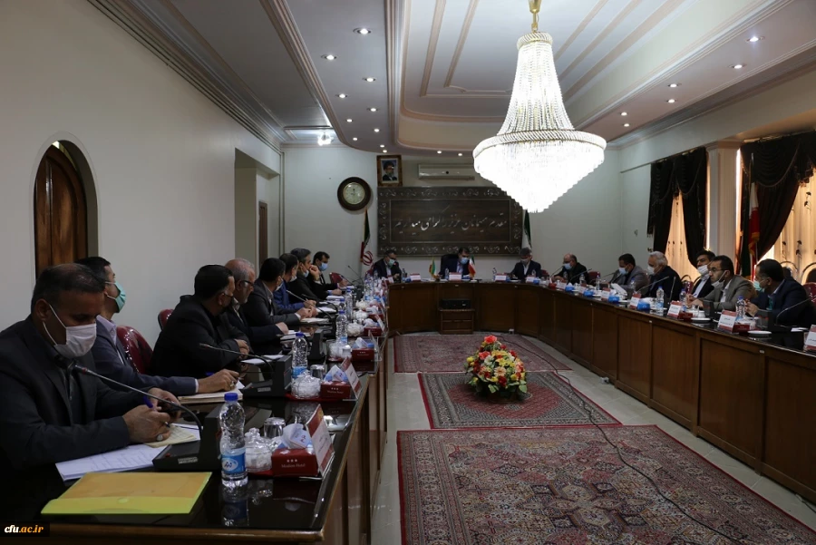 استفاده از ظرفیت های علمی استان در حوزه کارورزی دانشجو معلمان
 4