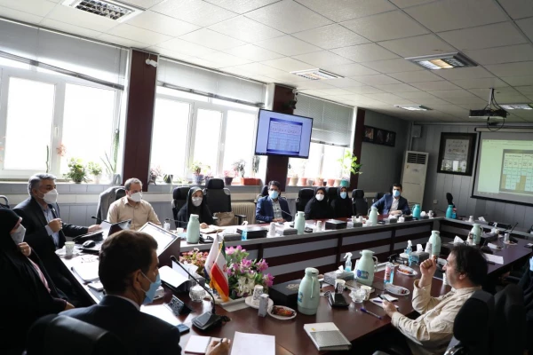 هم فکری ها و تعاملات بدون جهت گیری و با رویکرد کمک به مدیریت کلان دانشگاه فرهنگیان در دستور کار قرار گیرد 3