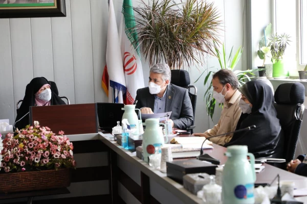 هم فکری ها و تعاملات بدون جهت گیری و با رویکرد کمک به مدیریت کلان دانشگاه فرهنگیان در دستور کار قرار گیرد 4