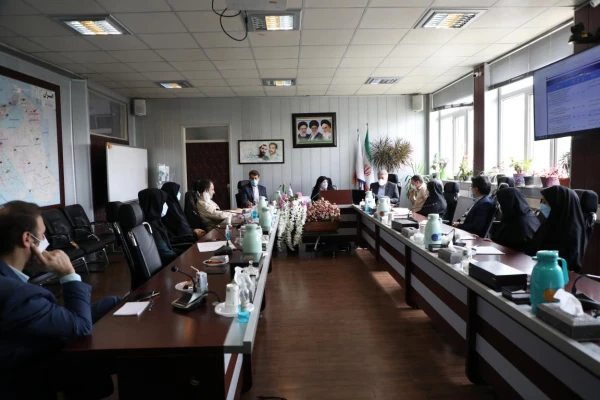 هم فکری ها و تعاملات بدون جهت گیری و با رویکرد کمک به مدیریت کلان دانشگاه فرهنگیان در دستور کار قرار گیرد 6