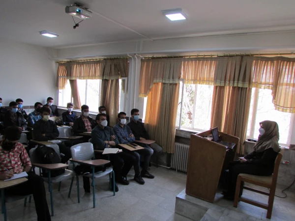 شروع آموزش های حضوری در پردیس های دانشگاه فرهنگیان استان مرکزی 3