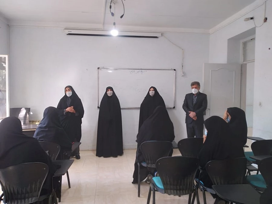 کلاس های درسی پردیس ها و مراکز دانشگاه فرهنگیان لرستان از امروز 14 فروردین ۱۴۰۱ به صورت حضوری برگزار شد. 2