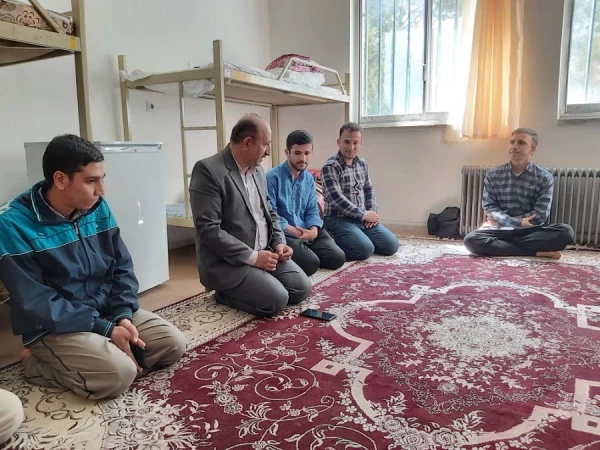 کلاس های درسی پردیس ها و مراکز دانشگاه فرهنگیان لرستان از امروز 14 فروردین ۱۴۰۱ به صورت حضوری برگزار شد. 2