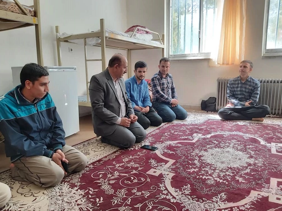 کلاس های درسی پردیس ها و مراکز دانشگاه فرهنگیان لرستان از امروز 14 فروردین ۱۴۰۱ به صورت حضوری برگزار شد. 2