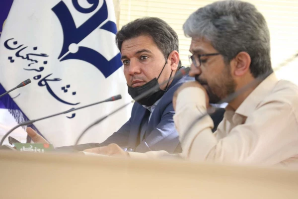 نشست صمیمانه مدیر استان با کارکنان پردیس ها
 4