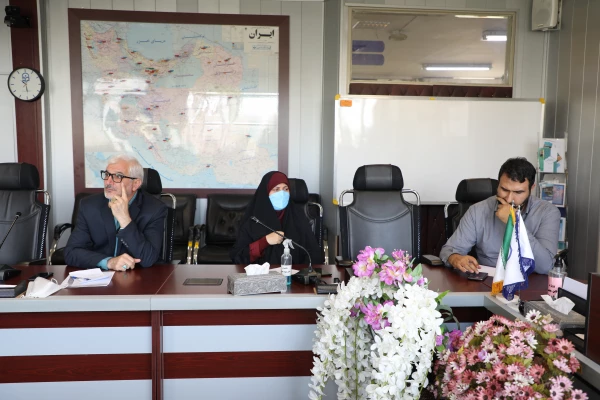 حضور تمام وقت همه ارکان دانشگاه (دانشجو،کادر هیات علمی و کادر اداری) 2