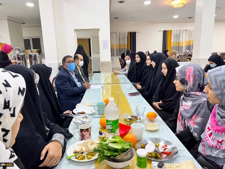 بازدید  معاون دانشجویی و مدیر کل برنامه ریزی و رفاه دانشجویی از افطار دانشجویان 4