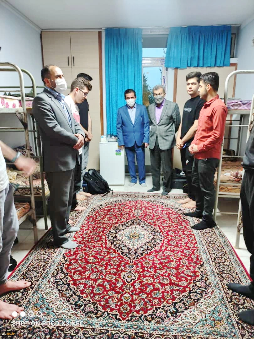 نشست صمیمی هیات رئیسه با دانشجویان در سراها و سلف سرویس دانشجویی   4