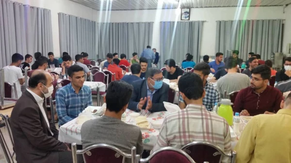 بازدید سرزده معاون دانشجویی دانشگاه از سراهای دانشجویی و سلف سرویس پردیس شهید رجایی استان سمنان 5