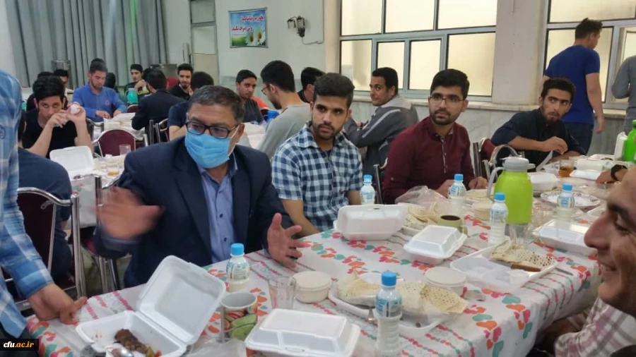 بازدید سرزده معاون دانشجویی دانشگاه از سراهای دانشجویی و سلف سرویس پردیس شهید رجایی استان سمنان 6