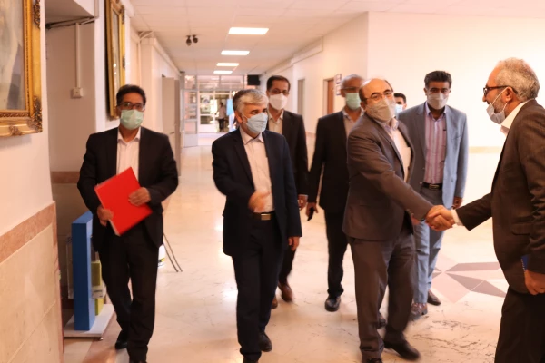 دکتر سمیعی از مرکز شهدای مکه بازدید کرد. 3