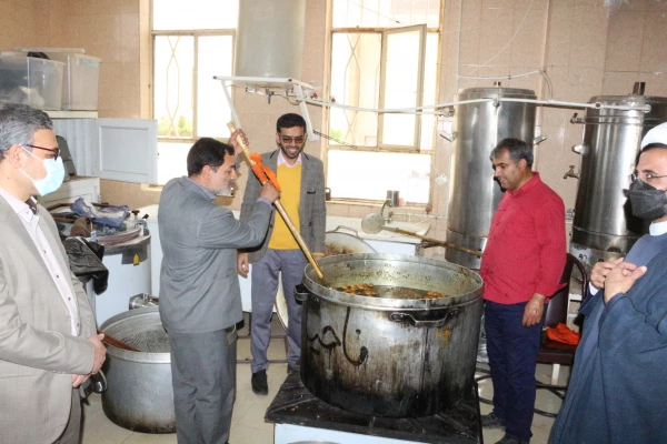 پویش اطعام حسنی طبخ و توزیع شش هزار پرس غذای گرم در ماه مبارک رمضان میان مناطق محروم حاشیه شهر بجنورد توسط دانشگاه فرهنگیان خراسان شمالی 11