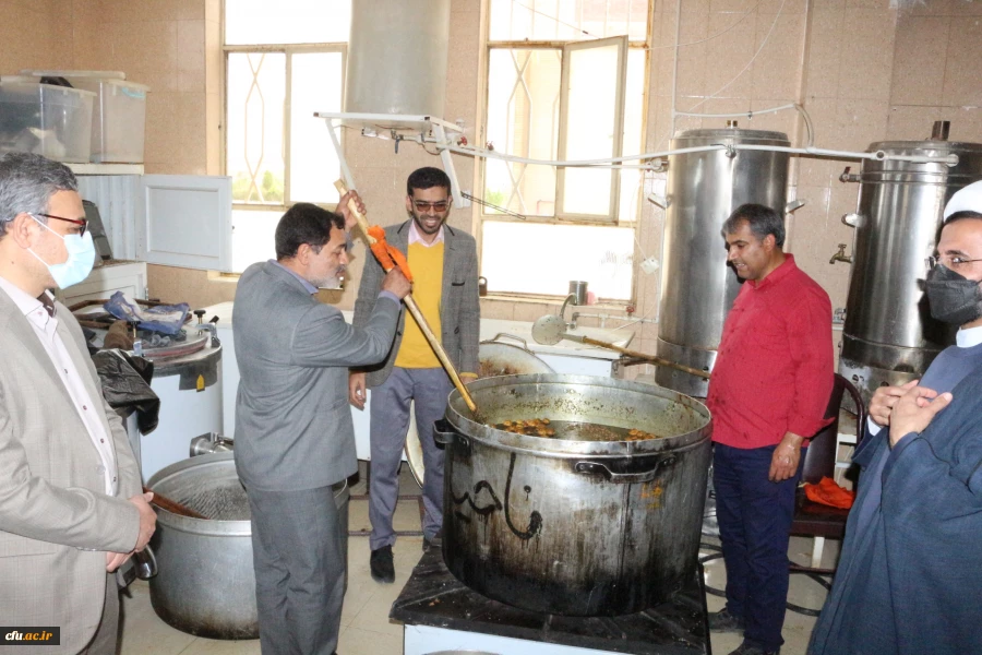پویش اطعام حسنی طبخ و توزیع شش هزار پرس غذای گرم در ماه مبارک رمضان میان مناطق محروم حاشیه شهر بجنورد توسط دانشگاه فرهنگیان خراسان شمالی 11